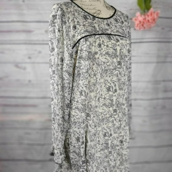 Urban Outfitters Dresses & Skirts - Kimchi Blue Long Sleeve Mini Dress -L